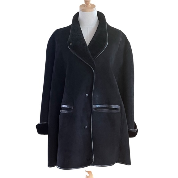 Claude Montana Pour Ideal Cuir Black Shearling Suede Swing Coat 1980s Designer
